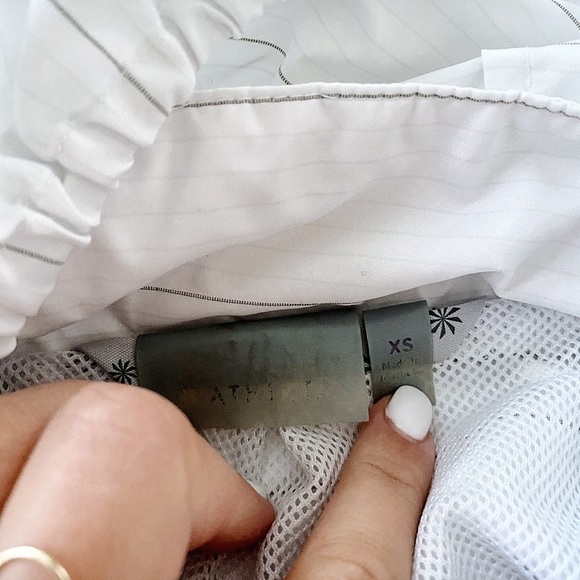 EUC Athleta White Gray Striped Windbreaker Hooded Jacket Size XSmall Thumbholes - Picture 15 of 15